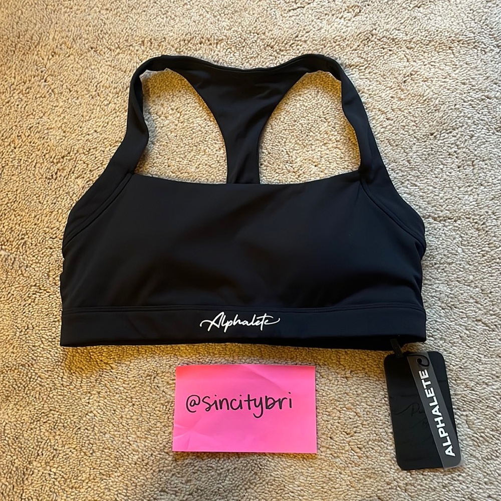 Alphalete Pulse Balance Sports Bra